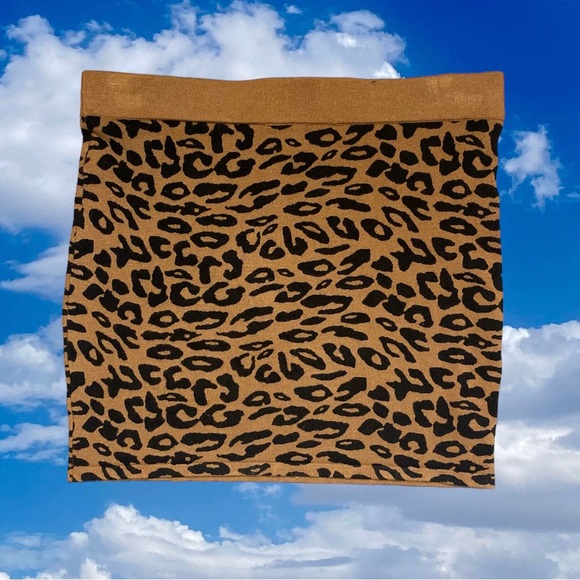 Forever 21 Leopard Bodycon Skirt - Picture 2 of 3